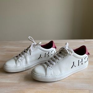 Givenchy Urban Street Leather Logo Sneakers